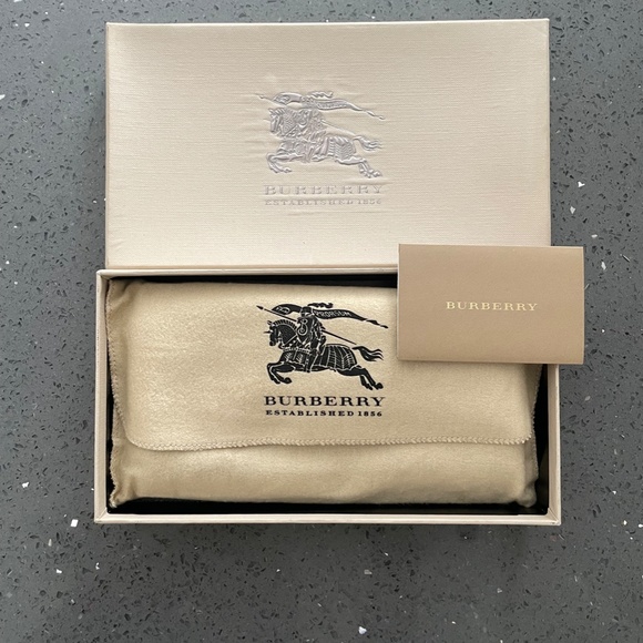 BURBERRY QUILTED LEATHER DARK CHOCOLATE BROWN CONTINENTAL LONG WALLET - Picture 15 of 15